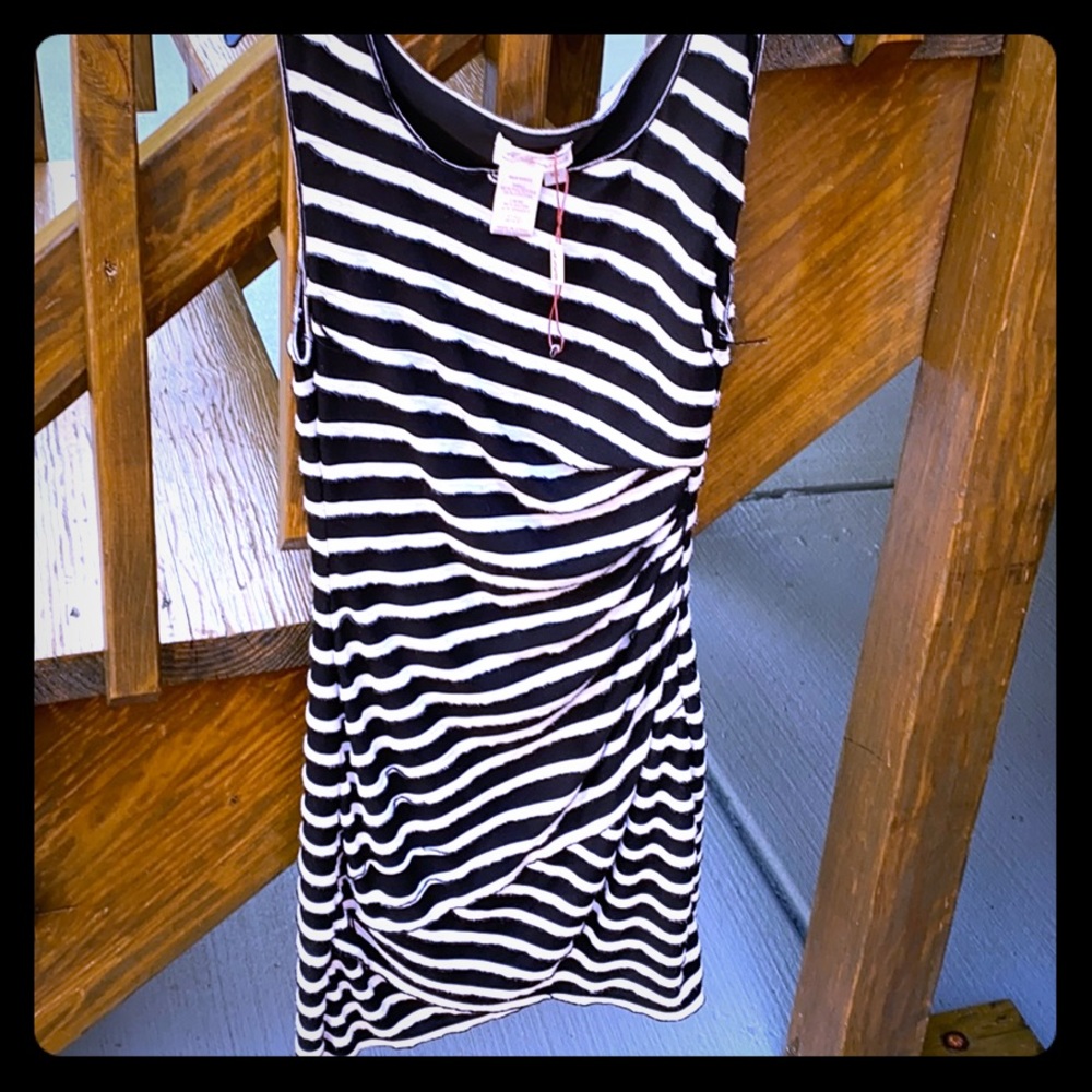 Sleeveless stripped dress